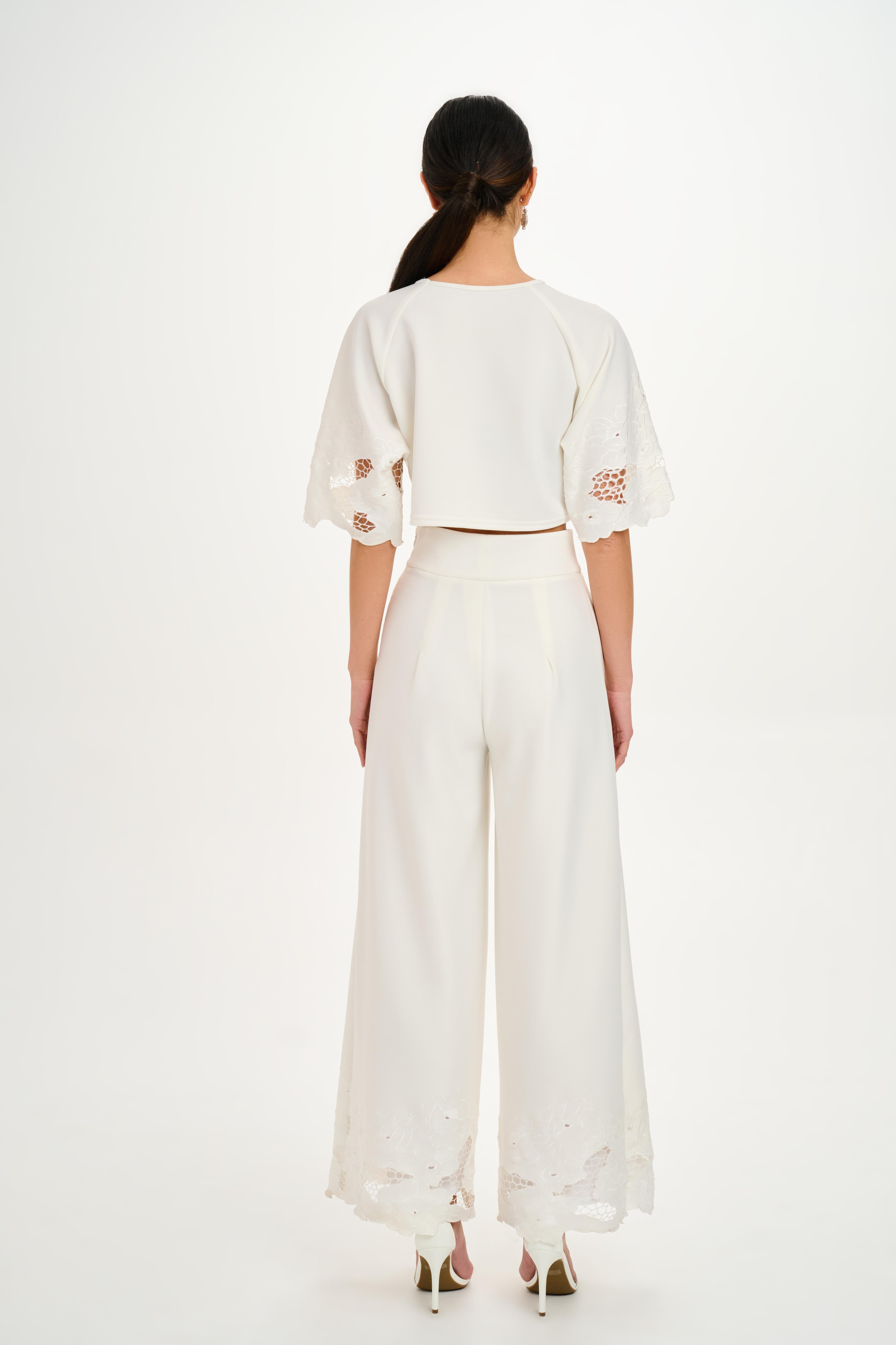 Embroidered eyelid Culotte Pants