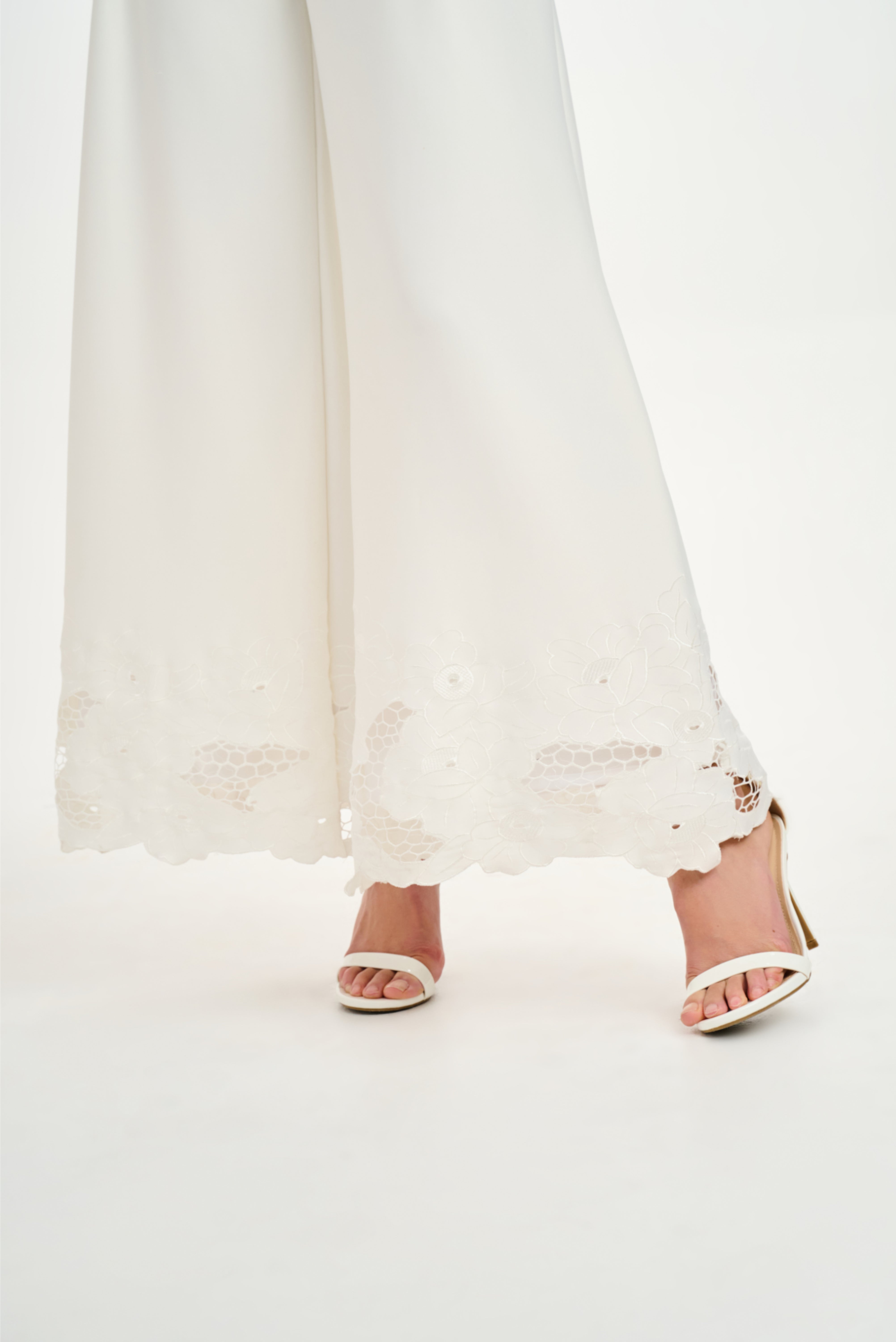 Embroidered eyelid Culotte Pants